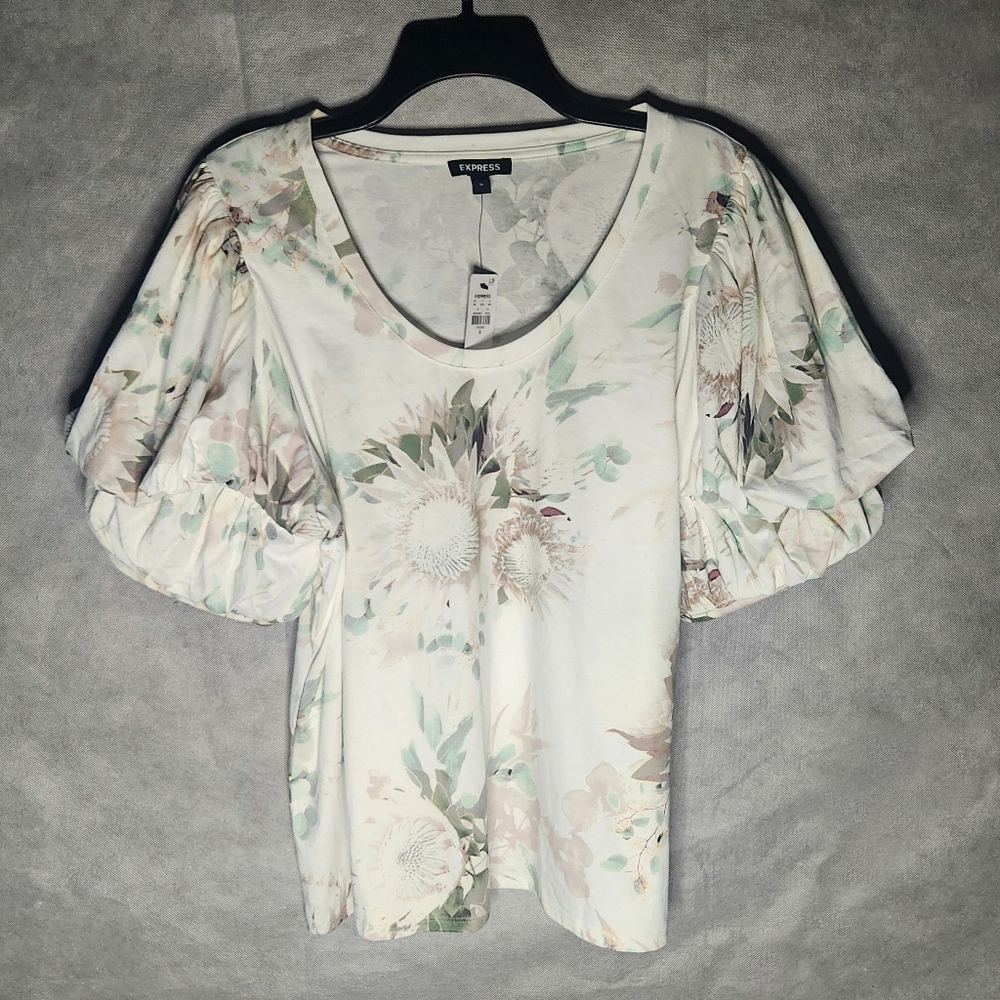 Express Floral Skimming Scoop Neck Puff Sleeve Tee